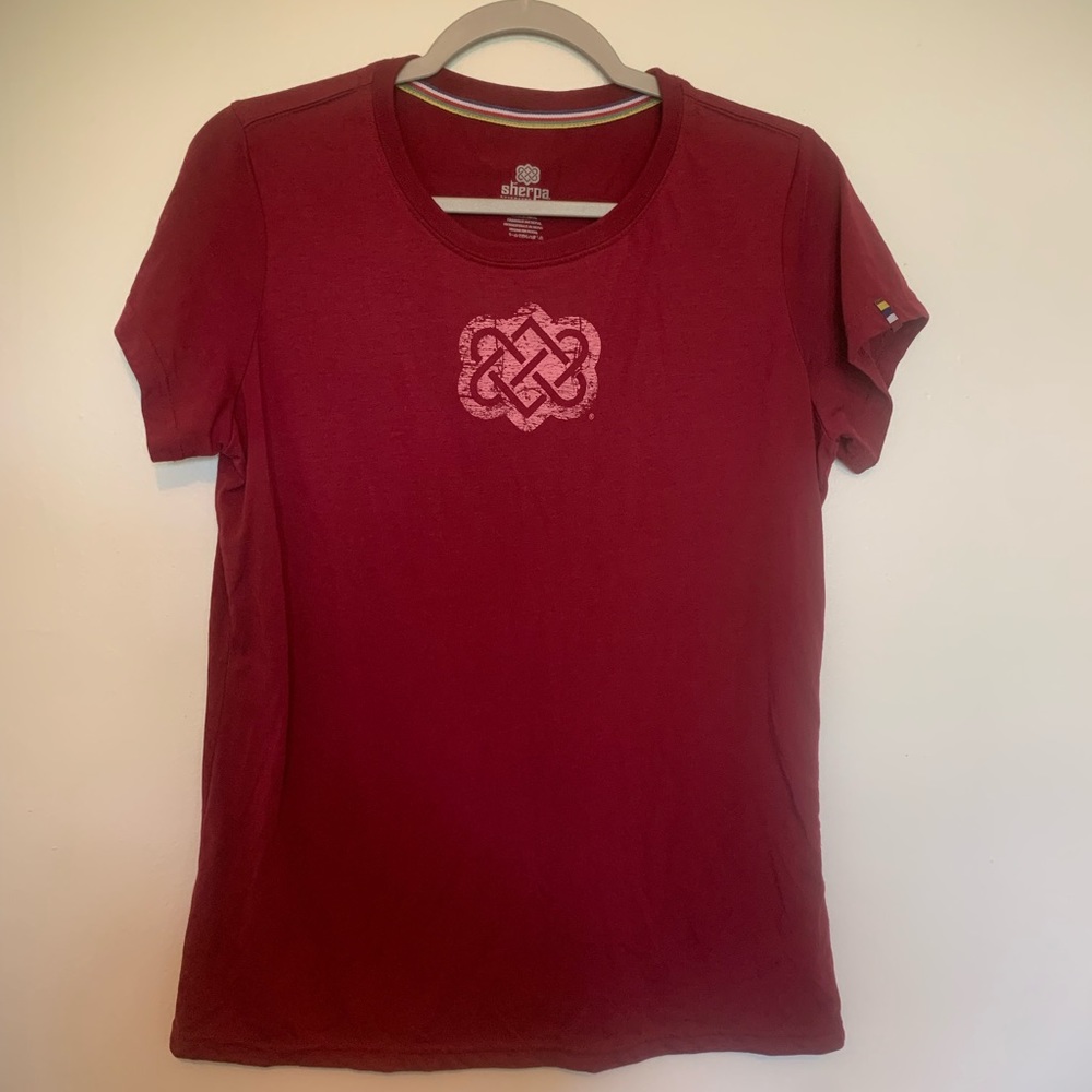 Sherpa running tee size large free w/ purchase of any other item in the store!